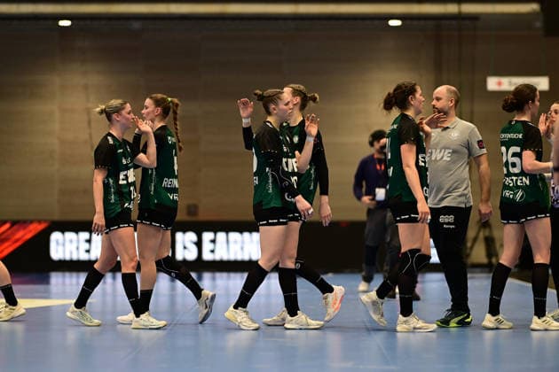 Handball I Women I Season 2025 2026 I EHF European League I VfL Oldenburg Tertnes Bergen I 22 02 2026 Looks disappointed, saddened, depressed, frustrated, crestfallen, offended, dejected, dissatisfied, disillusioned, in a bad mood VfL Oldenburg Women after the defeat against Tertnes Bergen Women Buxtehude Halle Nord NEU Niedersachsen Germany Copyright: xLobeca FelixxSchlikisx