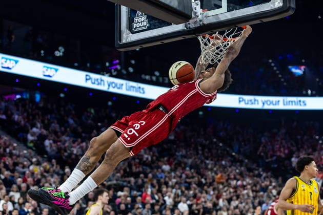 GER, BMW Top Four, Basketball BBL Pokal, Final, BMA365 Bamberg Baskets ALBA Berlin 22 02 2026, SAP Garden, Munich, GER, BMW Top Four, Basketball BBL Pokal, Final, BMA365 Bamberg Baskets ALBA Berlin Demarcus Demonia BMA365 Bamberg Baskets, 8 with a dunk Photo Alexander Trienitz Munich SAP Garden Bayern Germany