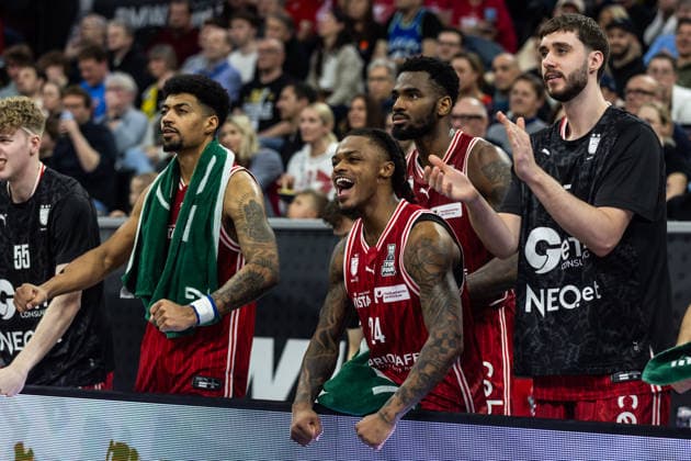 GER, BMW Top Four, Basketball BBL Pokal, Final, BMA365 Bamberg Baskets ALBA Berlin 22 02 2026, SAP Garden, Munich, GER, BMW Top Four, Basketball BBL Pokal, Final, BMA365 Bamberg Baskets ALBA Berlin Cobe Williams BMA365 Bamberg Baskets, 24 cheers Photo Alexander Trienitz Munich SAP Garden Bayern Germany