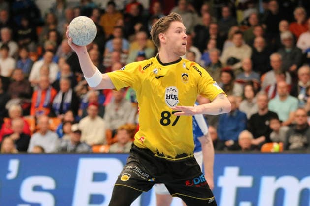 22 02 2026 Handball Men 2025 2026 2 Handball Bundesliga 20 Matchday Dessau Roßlauer HV 06 HSC 2000 Coburg Anhalt Arena Dessau Jesper Schmidt Coburg, 87, yellow on seven-meter penalty Dessau Roßlau Saxony Anhalt Germany