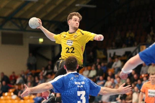 22 02 2026 Handball Men 2025 2026 2 Handball Bundesliga 20 Matchday Dessau Roßlauer HV 06 HSC 2000 Coburg Anhalt Arena Dessau Marin Lisac Coburg, 22, yellow on throw Dessau Roßlau Saxony Anhalt Germany