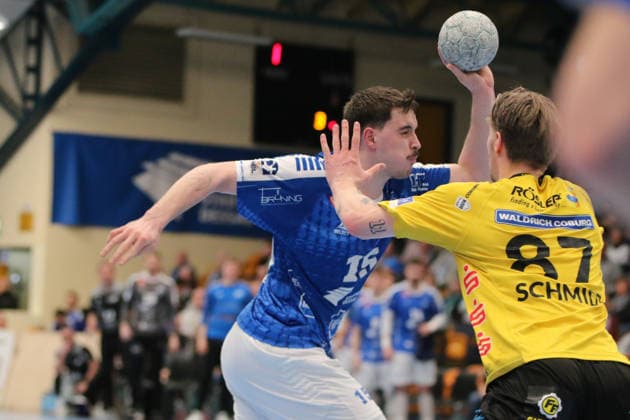 22 02 2026 Handball Men 2025 2026 2 Handball Bundesliga 20 Matchday Dessau Roßlauer HV 06 HSC 2000 Coburg Anhalt Arena Dessau Marcel Nowak Dessau, 15, blue at goal throw Dessau Roßlau Saxony Anhalt Germany