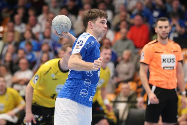 22 02 2026 Handball Men 2025 2026 2 Handball Bundesliga 20 Matchday Dessau Roßlauer HV 06 HSC 2000 Coburg Anhalt Arena Dessau David Misovych Dessau, 18, blue on seven-meter penalty Dessau Roßlau Saxony Anhalt Germany