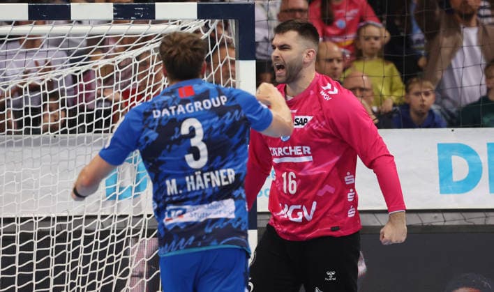 Stuttgart , Handball Daikin Bundesliga TVB Stuttgart vs TSV Hannover Burgdorf , right Miljan Vujovic TVB