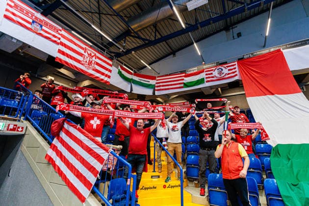 Numerous fans of MOL Esztergom have traveled from Hungary to Lemgo Germany and cheer on their team from the guest block GER, HSG Blomberg Lippe GER vs MOL Esztergom HUN , Handball, EHF European League Women, Group Phase, 22 02 2026 GER, HSG Blomberg Lippe GER vs MOL Esztergom HUN , Handball, EHF European League Women, Group Phase, 22 02 2026 Lemgo Copyright: xEibner-Pressefoto JanxRollingerx EP_JSK