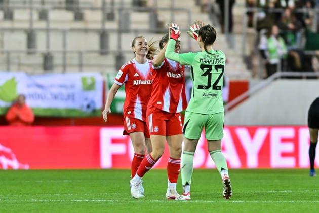 Google Pixel Womens Bundesliga FC Bayern Munich VfL Wolfsburg 22 02 2026 MUNICH, GERMANY 22 FEBRUARY The Bayern players celebrate the victory against Wolfsburg Happy joy during the match between the women of FC Bayern Munich and the women of VfL Wolfsburg on matchday 19 of the Google Pixel Womens Bundesliga at the FC Bayern Campus Copyright: xBEAUTIFULxSPORTS Goldbergx