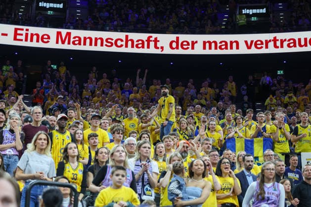 The fans of Alba Berlin, GER, BMA365 Bamberg Baskets vs Alba Berlin, Basketball, BBL Pokal, BMW TOP FOUR, Final, Season 2025 2026, 22 02 2026, GER, BMA365 Bamberg Baskets vs Alba Berlin, Basketball, BBL Pokal, BMW TOP FOUR, Final, Season 2025 2026, 22 02 2026 Muenchen Copyright: xEibner-Pressefoto JennixMaulx EP_JML