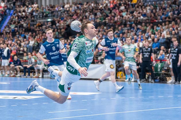 Mathias Gidsel Fuechse Berlin, 19 at the throw Bergischer HC 06 vs Fuechse Berlin, Handball, DAIKIN Handballbundesliga, 22 Matchday, Season 2025 2026, 22 02 2026 Bergischer HC 06 vs Fuechse Berlin, Handball, DAIKIN Handballbundesliga, 22 Matchday, Season 2025 2026, 22 02 2026 Duesseldorf Copyright: xEibner-Pressefoto ThomasxHaeslerx EP_THR