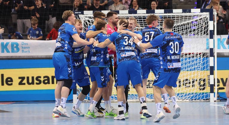 Stuttgart , Handball Daikin Bundesliga TVB Stuttgart vs TSV Hannover Burgdorf , Jubel Stuttgart