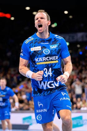 Stuttgart HBL 25 26 TVB Stuttgart TSV Hannover Burgdorf Kai Häfner Haefner Stuttgart Jubel Freude Emotion Torjubel Torschuetze Torschütze Stuttgart Porsche Arena Baden Württemberg Germany