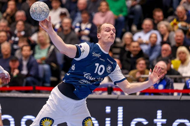 22 02 2026, Handball, HBL, Bergischer HC Füchse Berlin, Mitsubishi Electric HALLE Düsseldorf Fynn Hangstein BHC 10 throws the ball on goal North Rhine-Westphalia Germany