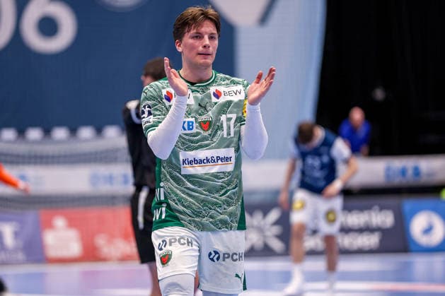 22 02 2026, Handball, HBL, Bergischer HC Füchse Berlin, Mitsubishi Electric HALLE Düsseldorf Nils Lichtlein Füchse Berlin 17 cheering North Rhine-Westphalia Germany