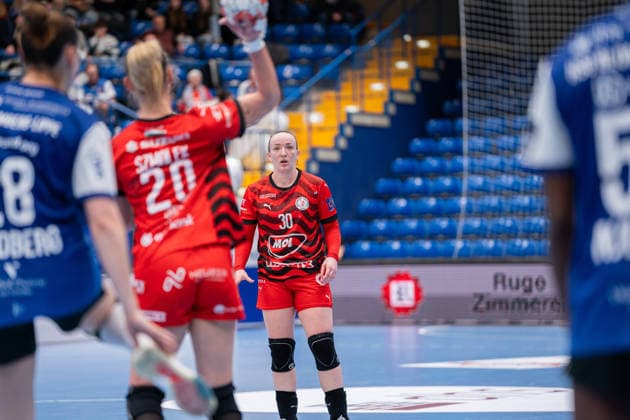 HSG Blomberg Lippe GER vs MOL Esztergom HUN , Handball, EHF European League Women, Group Phase, 22 2 2026, Season 2025 2026, Lemgo Lea Farago MOL Esztergom, 30 at the match setup Lemgo Phoenix Contact Arena Germany