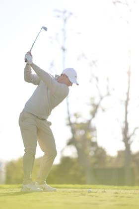 February 22, 2026, Pacific Palisades, California, USA: RORY MCILROY plays a tee shot on the 16th hole during the second round of the Genesis Invitational at the Riviera Country club in Pacific Palisades, California. Golf_PGATour_Genesis_Invitational  - ZUMAt158 20260222_zsp_t158_056 Copyright: xBrentonxTsex