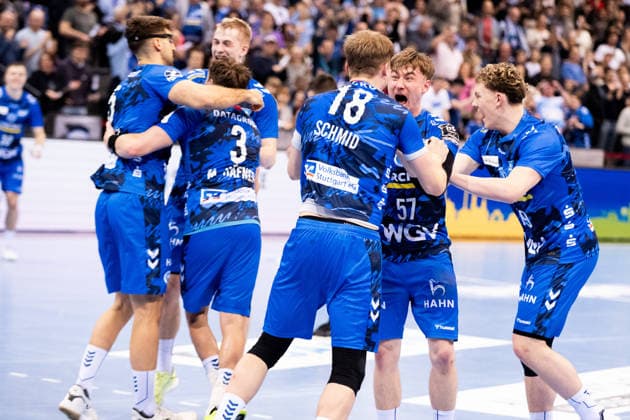 Cheering pictures TVB Stuttgart, after the victory TVB Stuttgart vs TSV Hannover Burgdorf, DAIKIN Handballbundesliga, 22 Matchday, Season 2025 2026, 22 02 2026 Eibner Pressefoto Andreas Ulmer TVB Stuttgart vs TSV Hannover Burgdorf, DAIKIN Handballbundesliga, 22 Matchday, Season 2025 2026, 22 02 2026 Stuttgart Copyright: xEibner-Pressefoto AndreasxUlmerx EP_AUR