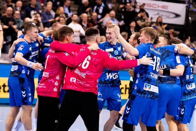 Cheering pictures TVB Stuttgart, after the victory TVB Stuttgart vs TSV Hannover Burgdorf, DAIKIN Handballbundesliga, 22 Matchday, Season 2025 2026, 22 02 2026 Eibner Pressefoto Andreas Ulmer TVB Stuttgart vs TSV Hannover Burgdorf, DAIKIN Handballbundesliga, 22 Matchday, Season 2025 2026, 22 02 2026 Stuttgart Copyright: xEibner-Pressefoto AndreasxUlmerx EP_AUR