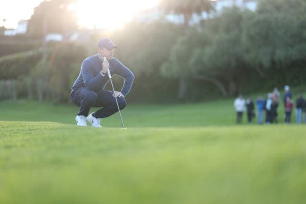 February 22, 2026, Pacific Palisades, California, USA: RORY MCILROY lines up a putt during the first round of the Genesis Invitational at the Riviera Country club in Pacific Palisades, California. Pacific Palisades USA - ZUMAt158 20260222_zsp_t158_055 Copyright: xBrentonxTsex