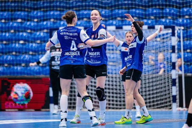 f l Andrea Jacobsen HSG Blomberg Lippe, 04 , Nieke Kuehne HSG Blomberg Lippe, 09 , Ona Vegue HSG Blomberg Lippe, 14 cheering after scoring goal GER, HSG Blomberg Lippe GER vs MOL Esztergom HUN , Handball, EHF European League Women, Group Phase, 22 02 2026 GER, HSG Blomberg Lippe GER vs MOL Esztergom HUN , Handball, EHF European League Women, Group Phase, 22 02 2026 Lemgo Copyright: xEibner-Pressefoto JanxRollingerx EP_JSK
