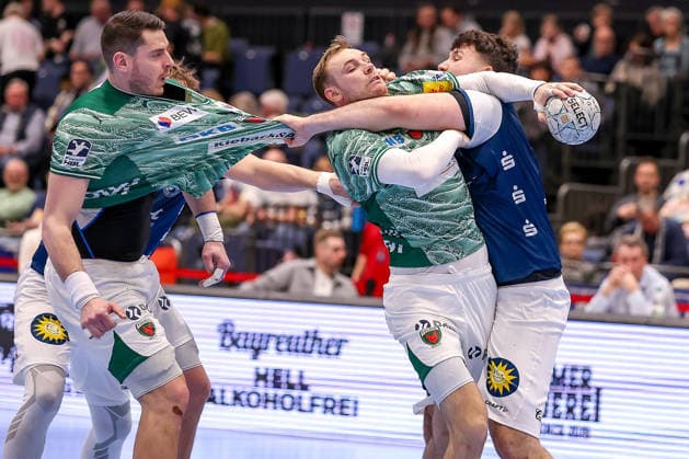 22 02 2026, Handball, HBL, Bergischer HC Füchse Berlin, Mitsubishi Electric HALLE Düsseldorf Mathias Gidsel Füchse Berlin 19 in duel against Aron Seesing BHC 49 North Rhine-Westphalia Germany