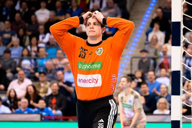 Stuttgart HBL 25 26 TVB Stuttgart TSV Hannover Burgdorf Goalkeeper Joel Birlehm Hannover dissatisfied disappointed dejected frustrated, Stuttgart Porsche Arena Baden Württemberg Germany