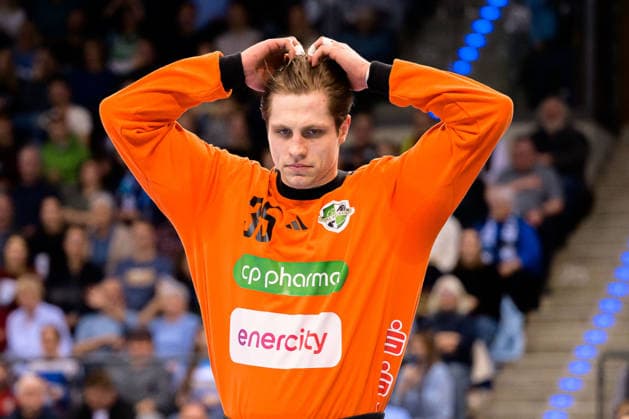 Stuttgart HBL 25 26 TVB Stuttgart TSV Hannover Burgdorf Goalkeeper Joel Birlehm Hannover dissatisfied disappointed dejected frustrated, Stuttgart Porsche Arena Baden Württemberg Germany