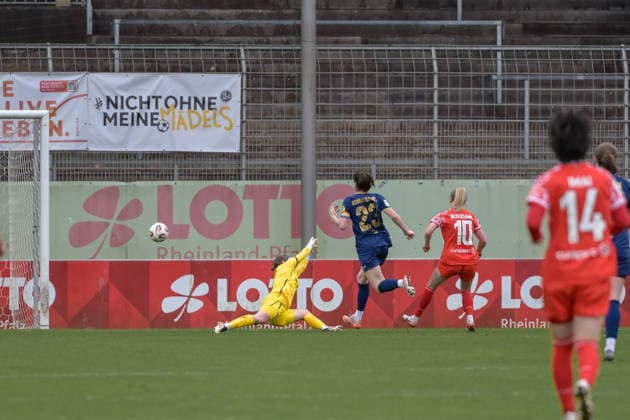 22 02 2026, Soccer, 2 Women Bundesliga, 2025 2026, Matchday 18, FSV Mainz 05 SG 99 Andernach Chiara Bouziane 10 Mainz 05 with her goal Mainz Bruchweg Stadion Rheinland Pfalz Germany