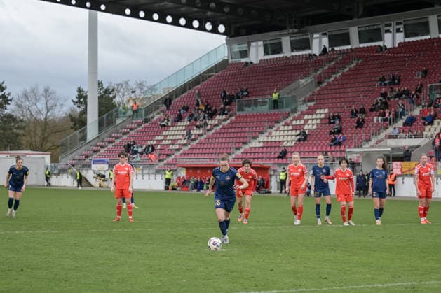 22 02 2026, Football, 2 Women Bundesliga, 2025 2026, Matchday 18, FSV Mainz 05 SG 99 Andernach Vanessa Zilligen 15 Andernach scores a penalty Mainz Bruchweg Stadion Rheinland Pfalz Germany
