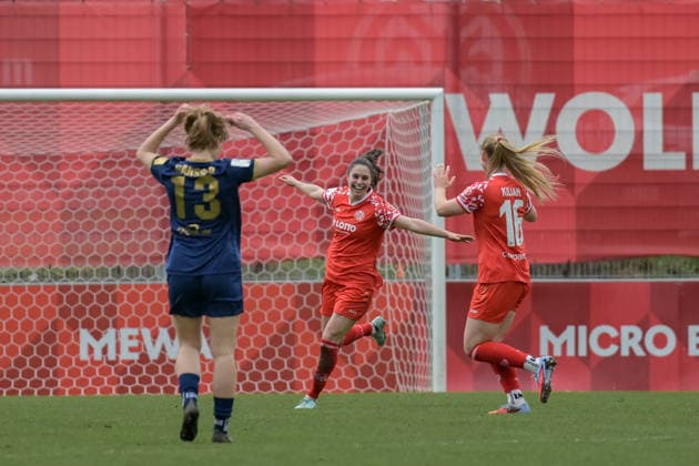 22 02 2026, Football, 2 Womens Bundesliga, 2025 2026, Matchday 18, FSV Mainz 05 SG 99 Andernach Vital Kats 30 Mainz 05 celebrates their goal Mainz Bruchweg Stadium Rhineland-Palatinate Germany