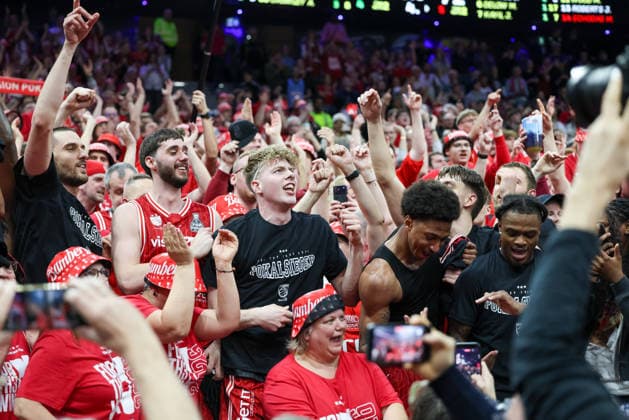 The Bamberg Baskets players celebrate the cup victory in the fan block, Emotions, Friends, GER, BMA365 Bamberg Baskets vs Alba Berlin, Basketball, BBL Cup, BMW TOP FOUR, Final, Season 2025 2026, 22 02 2026, GER, BMA365 Bamberg Baskets vs Alba Berlin, Basketball, BBL Cup, BMW TOP FOUR, Final, Season 2025 2026, 22 02 2026 Muenchen Copyright: xEibner-Pressefoto JennixMaulx EP_JML