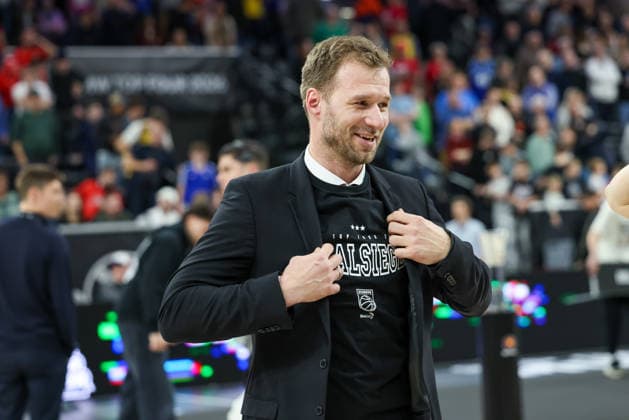 Anton Gavel (BMA365 Bamberg Baskets, Cheftrainer), Freude, Emotionen, GER, BMA365 Bamberg Baskets vs. Alba Berlin, Basketball, BBL Pokal, BMW TOP FOUR, Finale, Saison 2025 2026, 22.02.2026, GER, BMA365 Bamberg Baskets vs. Alba Berlin, Basketball, BBL Pokal, BMW TOP FOUR, Finale, Saison 2025 2026, 22.02.2026 Muenchen *** Anton Gavel BMA365 Bamberg Baskets, Head Coach, Joy, Emotions, GER, BMA365 Bamberg Baskets vs Alba Berlin, Basketball, BBL Cup, BMW TOP FOUR, Final, Season 2025 2026, 22 02 2026, GER, BMA365 Bamberg Baskets vs Alba Berlin, Basketball, BBL Cup, BMW TOP FOUR, Final, Season 2025 2026, 22 02 2026 Muenchen Copyright: xEibner-Pressefoto JennixMaulx EP_JML