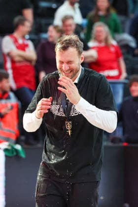 Anton Gavel BMA365 Bamberg Baskets, Head coach after a water shower, Cheers, Joy, Emotions, GER, BMA365 Bamberg Baskets vs Alba Berlin, Basketball, BBL Cup, BMW TOP FOUR, Final, 2025 2026 season, 22 02 2026, GER, BMA365 Bamberg Baskets vs Alba Berlin, Basketball, BBL Cup, BMW TOP FOUR, Final, 2025 2026 season, 22 02 2026 Munich Copyright: xEibner-Pressefoto JennixMaulx EP_JML