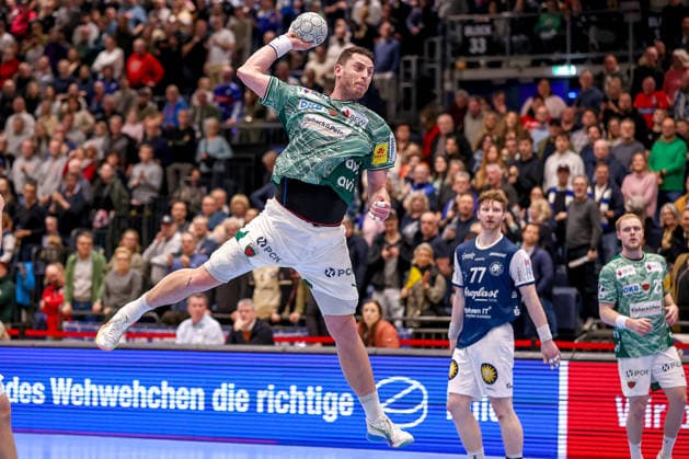 22 02 2026, Handball, HBL, Bergischer HC Füchse Berlin, Mitsubishi Electric HALLE Düsseldorf Mijajlo Marsenic Füchse Berlin 93 throws the ball at the goal North Rhine-Westphalia Germany