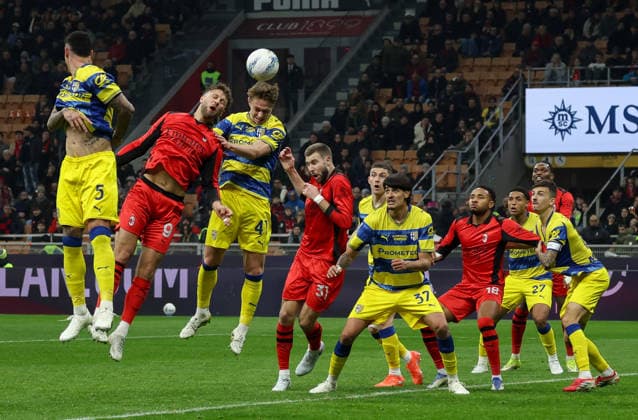 Foto IPP Roberto Bregani Milano 22-02-2026 Calcio Campionato di Serie A 2025 2026, Milan- Parma Nella foto Niclas Fullkrug del Milan in azione contro Hans Nicolussi del Parma. Italy Photo Press World Copyright. italy ITALY  Copyright: xR4924_italyphotopressx