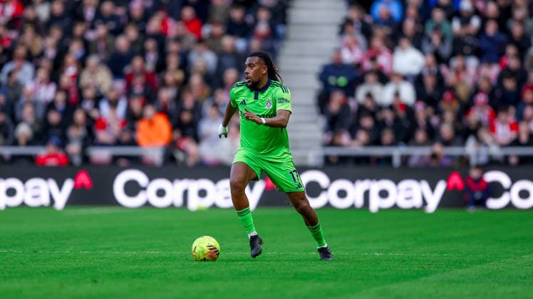 Sunderland v Fulham, Premier League Fulham midfielder Alex Iwobi (17) during the Premier League match between Sunderland and Fulham at the Stadium Of Light, Sunderland, UK on 22 February 2026. Editorial use only DataCo restrictions apply See www.football-dataco.com , Copyright: xSimonxDaviesx PSI-23794-0121