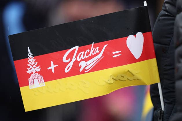 Die Ortsgemeinde Brachbach feiert ihre Olympia Heldin Jacqueline Pfeifer nach den beiden Erfolgen bei den Olympischen Winterspielen Milano Cortina 2026. Jacqueline Pfeifer holte im Skeleton sowie im Skeleton Mixed Team jeweils die Bronzemedaille. Sonntag 22.02.2026, Willkommen daheim JACKA ! Empfang von Jacqueline Pfeifer in Brachbach Deutschland *** The local community of Brachbach celebrates its Olympic heroine Jacqueline Pfeifer after her two successes at the Olympic Winter Games Milano Cortina 2026 Jacqueline Pfeifer won the bronze medal in both the skeleton and the skeleton mixed team Sunday 22 02 2026, Welcome home JACKA Reception for Jacqueline Pfeifer in Brachbach Germany