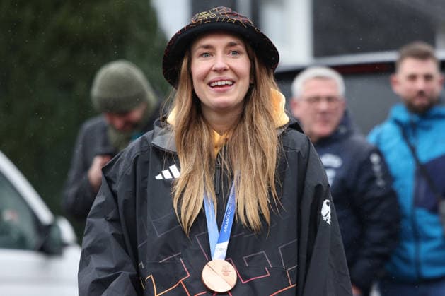 Die Ortsgemeinde Brachbach feiert ihre Olympia Heldin Jacqueline Pfeifer nach den beiden Erfolgen bei den Olympischen Winterspielen Milano Cortina 2026. Jacqueline Pfeifer holte im Skeleton sowie im Skeleton Mixed Team jeweils die Bronzemedaille. Sonntag 22.02.2026, Willkommen daheim JACKA ! Empfang von Jacqueline Pfeifer in Brachbach Deutschland *** The local community of Brachbach celebrates its Olympic heroine Jacqueline Pfeifer after her two successes at the Olympic Winter Games Milano Cortina 2026 Jacqueline Pfeifer won the bronze medal in both the skeleton and the skeleton mixed team Sunday 22 02 2026, Welcome home JACKA Reception for Jacqueline Pfeifer in Brachbach Germany