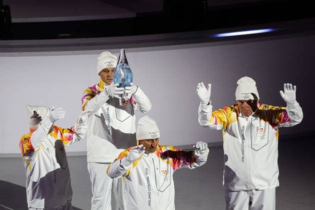 The Olympic flame carried in the Arena di Verona during the Closing Ceremony of the Olympic Winter games, Winterspiele,Spiele, Summer games Milano-Cortina 2026,on February 22, 2026 at Arena di Verona in Verona, Italy  Copyright: xSergioxBisi IPAxSportx xipa-agency.netx xx IPA_71892419 IPA_Agency_IPA71892419
