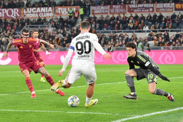 22nd February 2026, Stadio Olimpico, Rome, Italy; Serie A Football; Roma versus Cremonense; Federico Bonazzoli of US Cremonese scoring chance  AllShotLive Content restricted for UK based newspaper