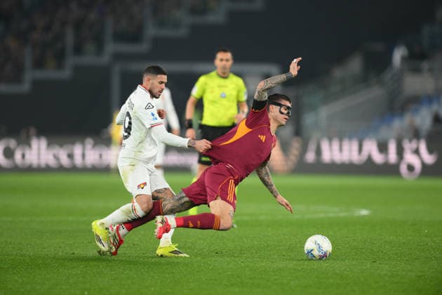 22nd February 2026, Stadio Olimpico, Rome, Italy; Serie A Football; Roma versus Cremonense; Gianluca Mancini of AS Roma under pressure from Antonio Sanabria of US Cremonese  AllShotLive Content restricted for UK based newspaper