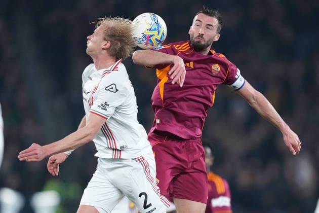 Cremonese s Morten Thorsby Roma™s Bryan Cristante during the Serie A EniLive soccer match between Roma and Cremonese at the Rome s Olympic stadium, Italy - Sunday February 22, 2026 - Soccer ( Photo by Alfredo Falcone LaPresse )  Copyright: xAlfredoxFalcone LaPressex
