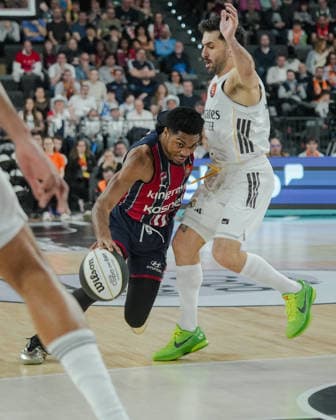 The King presides over the final of the Copa de S M el Rey basketball tournament in Valencia Baskonia player Trent Forrest i and Real Madrid player Facundo Campazzo d during the final of the Copa de S M el Rey basketball tournament, at the Roig Arena, on February 22, 2026, in Valencia, Comunidad Valenciana Espana The final will see Real Madrid and Baskonia face off after winning in the semifinals against Valencia Basket and Barça, respectively The Copa del Rey 2026 will be their first direct cup final in the current format in other editions they have crossed paths mostly in the quarterfinals or semifinals, but not in the decisive match 22 FEBRUARY 2026 KING ACB FINAL COPA DEL REY BASKETBALL 2026 VALENCIA ROIG ARENA Valencia Comunidad Valenciana Valencia Comunidad Valenciana Spain  Copyright: xJorgexGilx 7314331