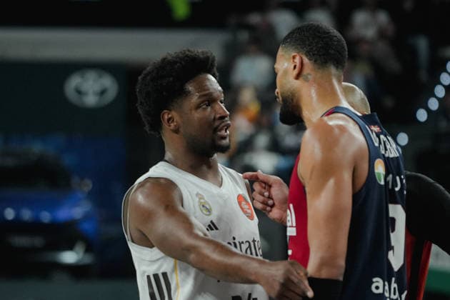 The King presides over the final of the Copa de S M el Rey basketball tournament in Valencia Real Madrid player Andrés Feliz i and Baskonia player Timothé Luwawu Cabarrot d during the final of the Copa de S M el Rey basketball tournament, at the Roig Arena, on February 22, 2026, in Valencia, Comunidad Valenciana Espana The final will see Real Madrid and Baskonia meet after winning in the semifinals against Valencia Basket and Barça, respectively The Copa del Rey 2026 will be their first direct cup final in the current format in other editions they have crossed paths mostly in the quarterfinals or semifinals, but not in the decisive match 22 FEBRUARY 2026 KING ACB FINAL COPA DEL REY BASKETBALL 2026 VALENCIA ROIG ARENA Valencia Comunidad Valenciana Valencia Comunidad Valenciana Spain  Copyright: xJorgexGilx 7314475