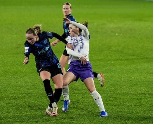 Womens football in Essen FOR EDITORIAL PURPOSES ONLY EDITORIAL USE ONLY p Leonie Köpp of SGS Essen in the match against RB Leipzig The match between SGS Essen and SV Werder Bremen ended on 22 02 2026 with 2 2 in the stadium Essen at Hafenstraße 97a Michael Gohl FUNKE Foto Services p Sport Deutschland Nordrhein Westfalen Essen Copyright MichaelxGohl Copyright: MichaelxGohl doc84ovo90wyz6qyod1kgs ,EDITORIAL USE ONLY Copyright: MichaelxGohl