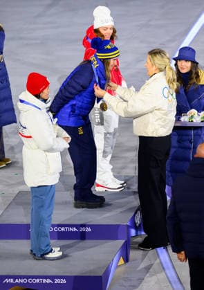260222 IOC President Kirsty Coventry with gold medalist Ebba Andersson of Sweden during the medal ceremony for women s 50km classic technique cross-country skiing during the Closing Ceremony of the 2026 Winter Olympics on February 22, 2026 in Verona. Photo: Mathias Bergeld BILDBYRAN kod MB MB1342 Olympic Games, Olympische Spiele, Olympia, OS olympics winter olympics os ol olympiska spel vinter-os olympiske leker milano cortina 2026 milan cortina 2026 milano cortina 2026 olympic games milano cortina 2026 winter olympic games milano cortina-os milano cortina-ol vinter-ol 16 bbeng avslutningsceremoni closing ceremony *** 260222 IOC President Kirsty Coventry with gold medalist Ebba Andersson of Sweden during the medal ceremony for women s 50km classic technique cross country skiing during the Closing Ceremony of the 2026 Winter Olympics on February 22, 2026 in Verona Photo Mathias Bergeld BILDBYRAN code MB MB1342 olympic games olympics winter olympics os ol olympiska spel vinter os olympiske leker milano cortina 2026 milan cortina 2026 milano cortina 2026 olympic games milano cortina 2026 winter olympic games milano cortina os milano cortina ol vinter ol 16 bbeng avslutningsceremoni closing ceremony  Copyright: MATHIASxBERGELD BB260222MB043