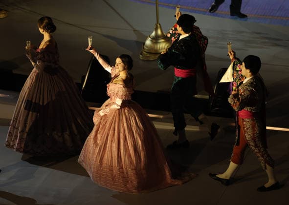 (260222) -- VERONA, Feb. 22, 2026 -- Actors perform during the closing ceremony of the Milan-Cortina 2026 Olympic Winter games, Winterspiele,Spiele, Summer games at Verona Olympic Arena in Verona, Italy, Feb. 22, 2026. ) (MICO2026)ITALY-VERONA-OLYMPIC WINTER GAMES-CLOSING CEREMONY LixJing 
