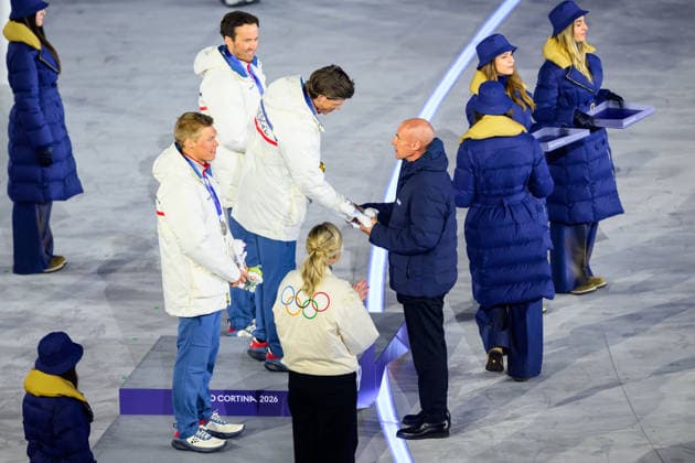 260222 Silver medalist Martin Lowstroem Nyenget of Norway, gold medalist Johannes Hosflot Klaebo of Norway and bronze medalist Emil Iversen of Norway with FIS President Johan Eliasch during the medal ceremony for men s 50km classic technique cross-country skiing during the Closing Ceremony of the 2026 Winter Olympics on February 22, 2026 in Verona. Photo: Mathias Bergeld BILDBYRAN kod MB MB1342 Olympic Games, Olympische Spiele, Olympia, OS olympics winter olympics os ol olympiska spel vinter-os olympiske leker milano cortina 2026 milan cortina 2026 milano cortina 2026 olympic games milano cortina 2026 winter olympic games milano cortina-os milano cortina-ol vinter-ol 16 bbeng avslutningsceremoni closing ceremony Norway norge medal medalj Gold guld *** 260222 Silver medalist Martin Lowstroem Nyenget of Norway, gold medalist Johannes Hosflot Klaebo of Norway and bronze medalist Emil Iversen of Norway with FIS President Johan Eliasch during the medal ceremony for men s 50km classic technique cross country skiing during the Closing Ceremony of the 2026 Winter Olympics on February 22, 2026 in Verona Photo Mathias Bergeld BILDBYRAN kod MB MB1342 olympic games olympics winter olympics os ol olympiska spel vinter os olympiske leker milano cortina 2026 milan cortina 2026 milano cortina 2026 olympic games milano cortina 2026 winter olympic games milano cortina os milano cortina ol vinter ol 16 bbeng avslutningsceremoni closing ceremony Norway norge medal medalj Gold guld  Copyright: MATHIASxBERGELD BB260222MB047