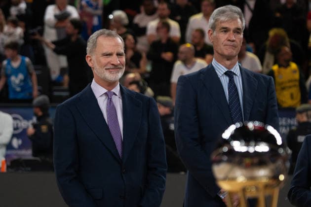 The King presides over the final of the Copa de S M el Rey basketball in Valencia King Felipe VI before the presentation of the cup after the final of the Copa de S M el Rey basketball, in the Roig Arena, on February 22, 2026, in Valencia, Valencian Community Spain In the final Real Madrid and Baskonia will face after winning in the semifinals Valencia Basket and Barça, respectively The Copa del Rey 2026 will be their first direct cup final in the current format in other editions they have crossed paths mostly in the quarterfinals or semifinals, but not in the decisive match 22 FEBRUARY 2026 KING ACB FINAL COPA DEL REY BASKETBALL 2026 VALENCIA ROIG ARENA Valencia Comunidad Valenciana Valencia Comunidad Valenciana Spain  Copyright: xJorgexGilx 7314550
