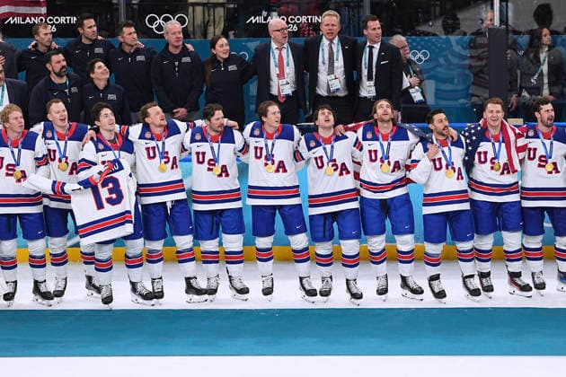 Team USA Olympiasieger Jubel nach Tor durch HUGHES Jack Eishockey Spiel Kanada - USA Finale 1 : 2 Olympics - Olympische Winterspiele 2026 Mailand - Cortina 06 - 22 Februar 2026 in Italien am 22.02.2026 in Mailand *** Team USA Olympic champions cheer after goal by HUGHES Jack Ice Hockey game Canada USA Final 1 2 Olympics Olympic Winter Games 2026 Milan Cortina 06 February 22, 2026 in Italy on February 22, 2026 in Milan Copyright: xx