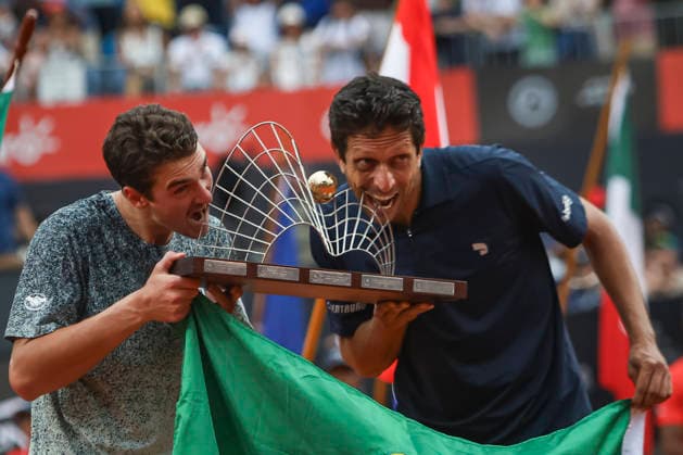 RIO DE JANEIRO (RJ), 22 02 2026- SPORTS TENNIS RIO OPEN - RIO OPEN 2026 ATP, Tennis Herren 500 - Doubles Final, match between Joao FONSECA (BRA) and Marcelo MELO (BRA) champions of Doubles Rio Open 2026, held at the Jockey Club Brasileiro, Rio de Janeiro, this Sunday (22). (Photo: Renan Areias Photo Premium SPP) (Renan Areias, Renan Areias SPP) Copyright: xRenanxAreias,xRenanxAreiasx xSPPx spp-en-ReArReAr-renan_areias_photo_premium_343903