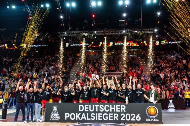 GER, BMW Top Four, Basketball BBL Cup, Final, BMA365 Bamberg Baskets ALBA Berlin 22 02 2026, SAP Garden, Munich, GER, BMW Top Four, Basketball BBL Cup, Final, BMA365 Bamberg Baskets ALBA Berlin Cup Winner BMA365 Bamberg Baskets Photo Alexander Trienitz Munich SAP Garden Bayern Germany